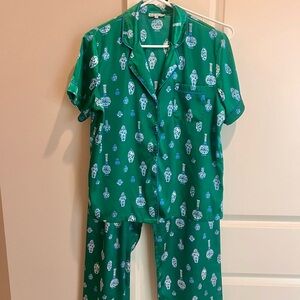 Mary Square Ginger Jar Satin Pajama set